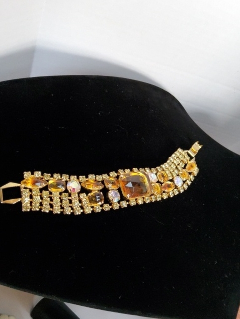 Vintage Goldtone Statement Bracelet.
